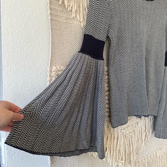 Slate & Willow Pleated Sleeve Sweater - Picture 5 of 6